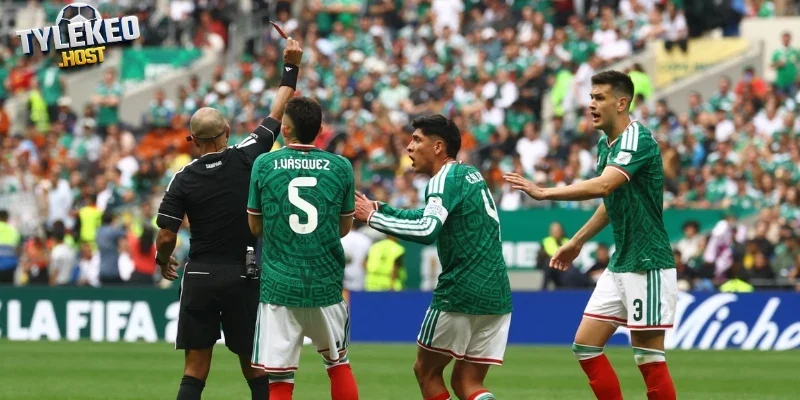 Trận khai mạc World Cup 2026 có 3 thẻ đỏ được rút ra