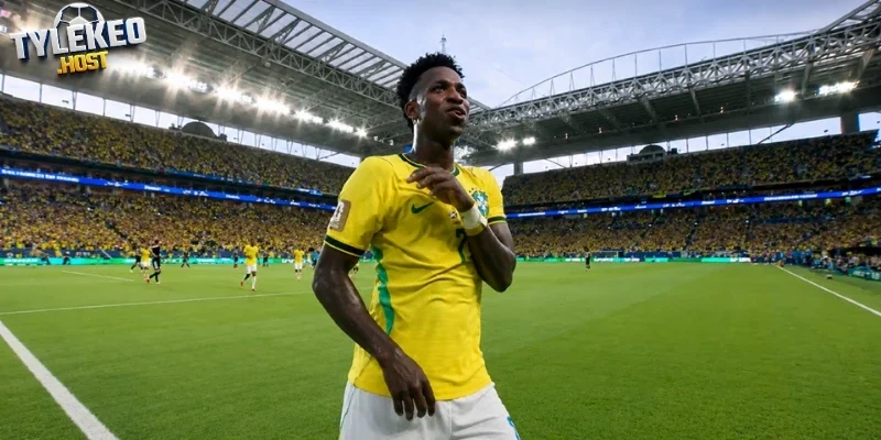Vinicius tạo cú đúp, giúp Brazil thắng đậm trước tuyển Scotland